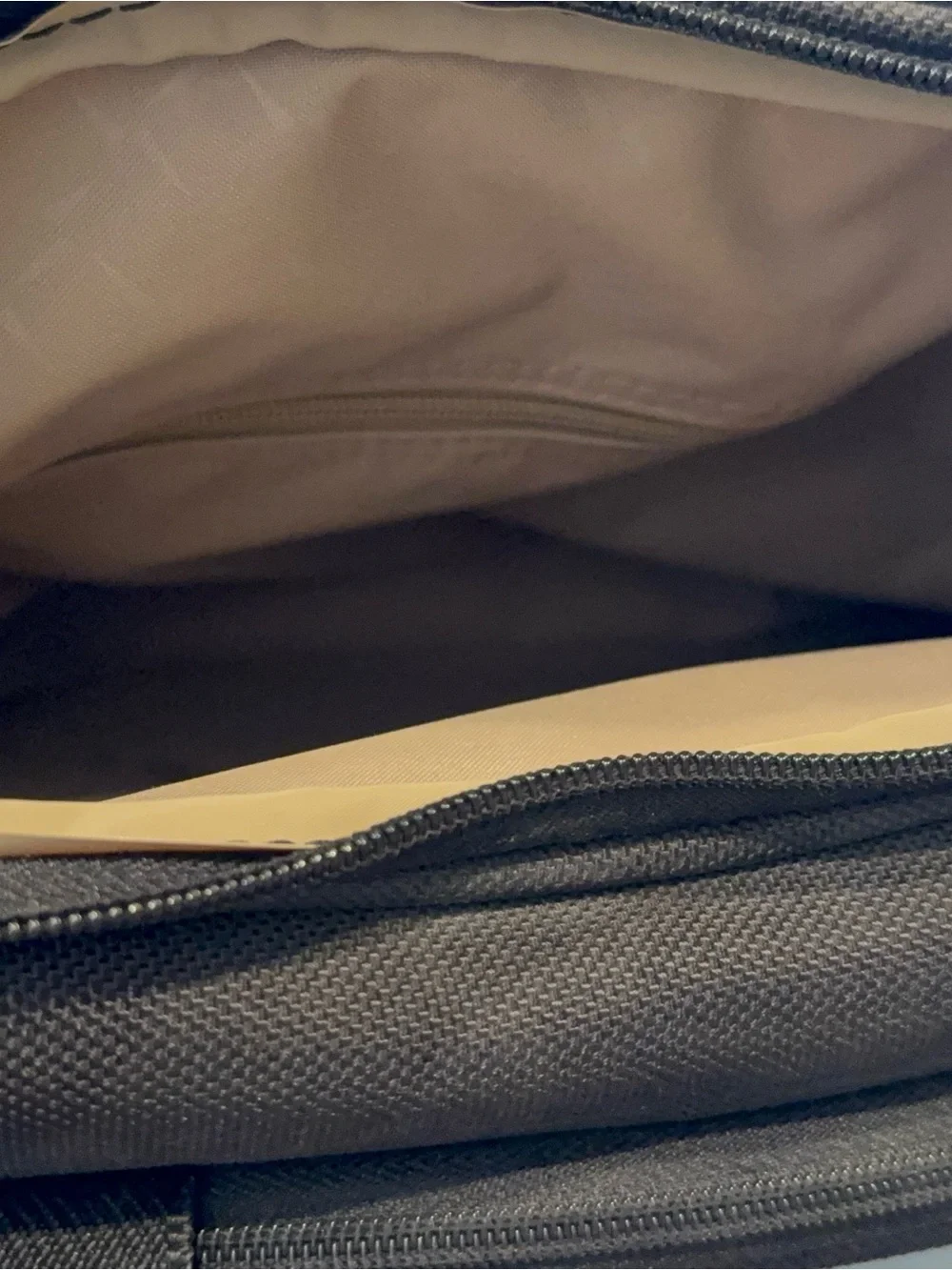 Samsonite Black Travel Bag with Shoulder Strap